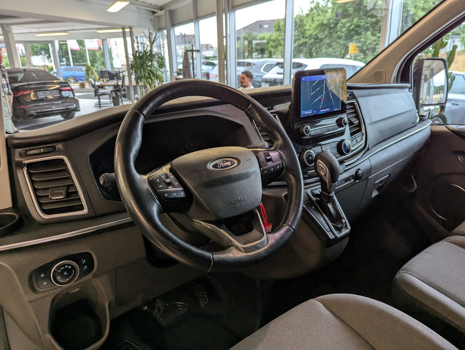 FORD Tourneo Custom 320 L2 Titan. 9-Sitze ACC Cam AHK - Image 10
