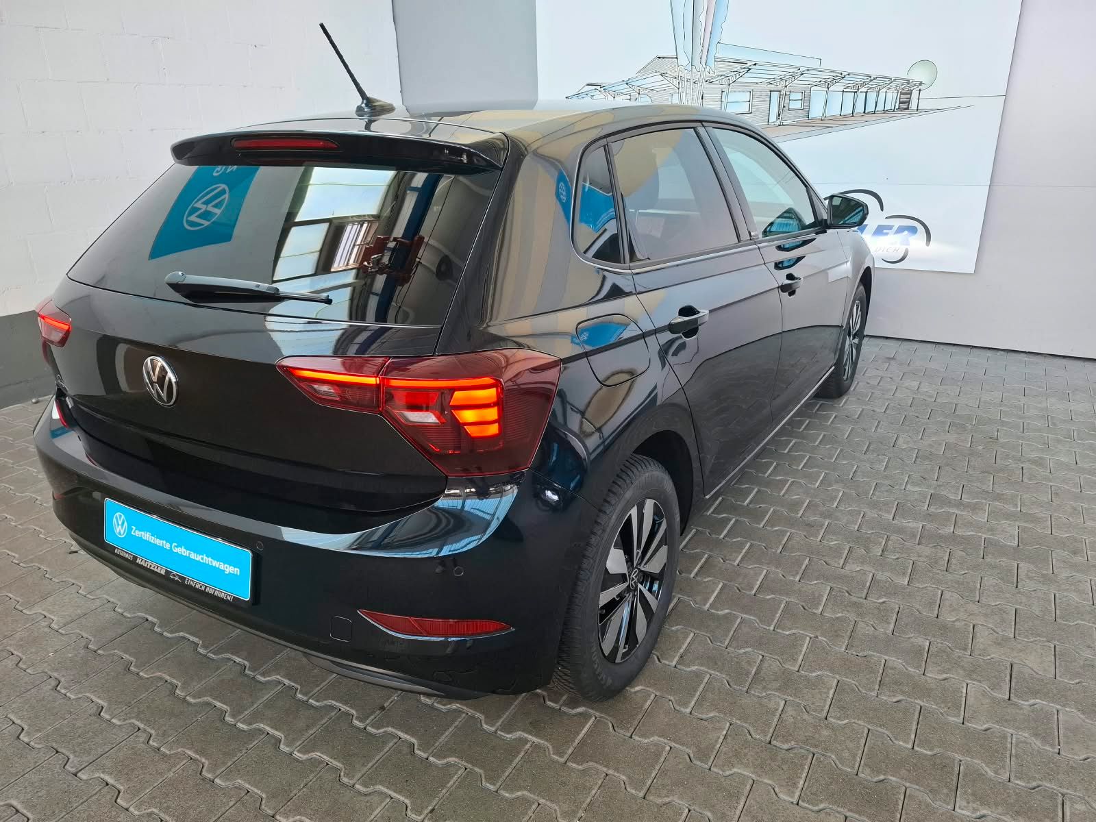 Fahrzeugabbildung Volkswagen Polo Move 1.0 TSI DSG + IQ.Drive + Kamera + LED