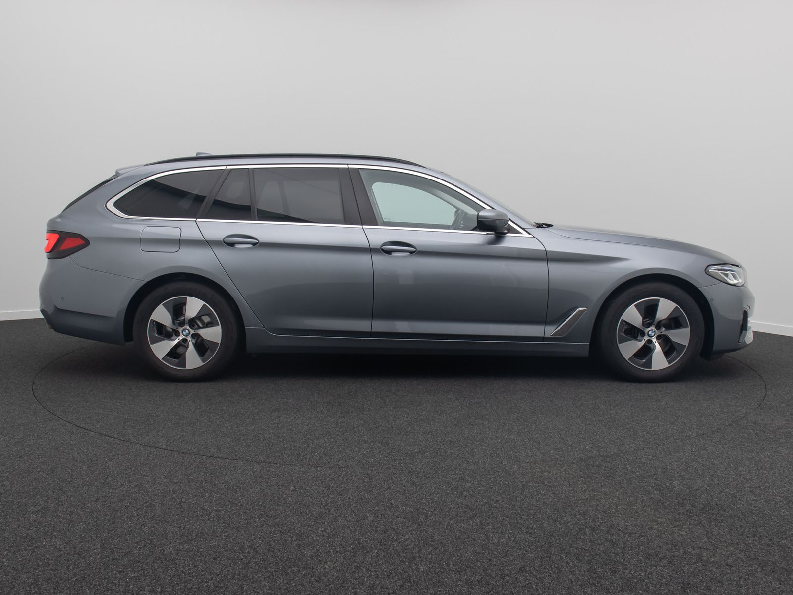 Fahrzeugabbildung BMW 520d DisplKey 4xKlima Laser HUD DAB Kamera AHK