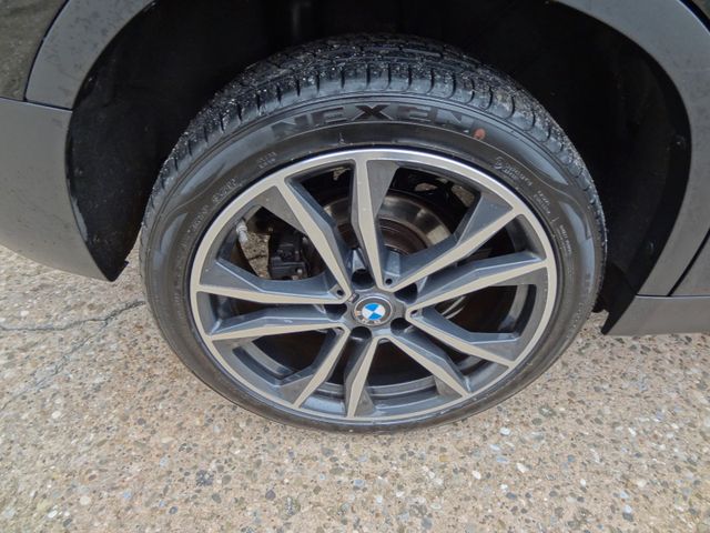 Fahrzeugabbildung BMW X2 sDrive 18d/M-Paket/Pano/HUD/Kamera/Navi/150PS