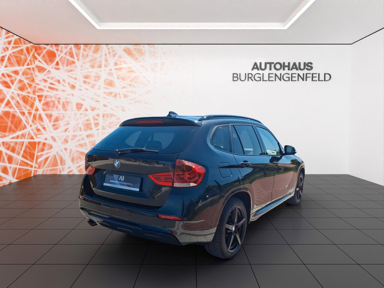 Fahrzeugabbildung BMW X1 18d xDrive ! M-Paket ! AHK !
