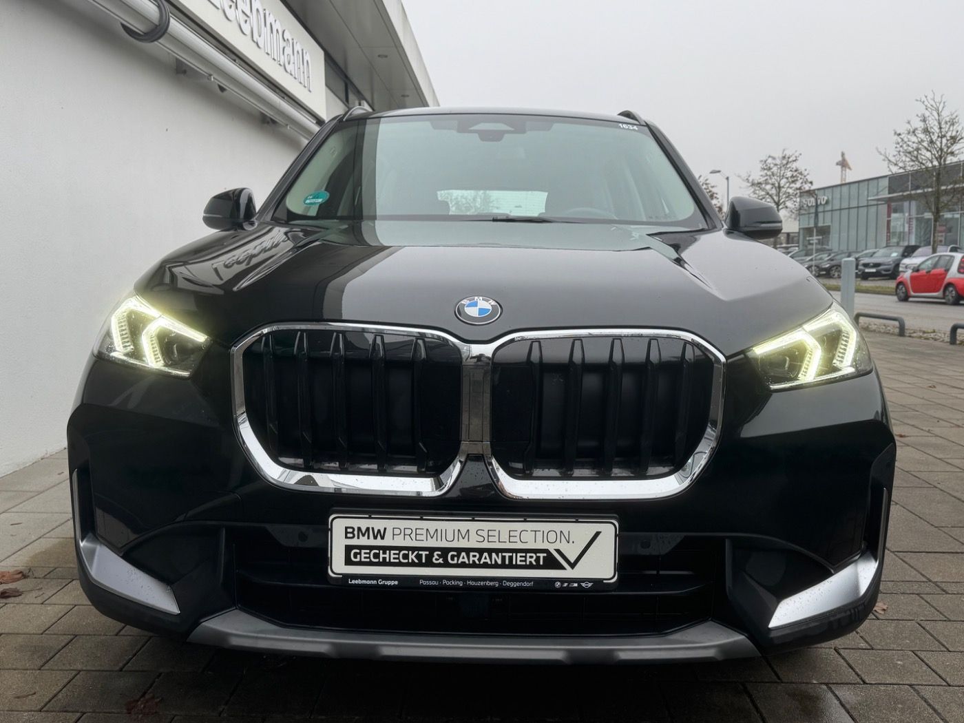 Fahrzeugabbildung BMW X1 sDrive18i AHK/AdaptLED/KomfZug/RFK/DrivAssi