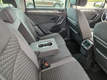Volkswagen Tiguan - 8