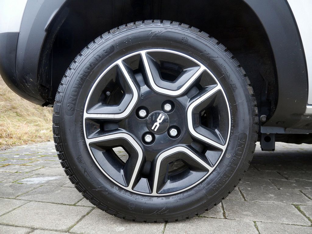 Fahrzeugabbildung Dacia Spring Essential KLIMA PDC RÜCKFAHRKAMERA NAVI