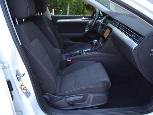 Passat Variant 2.0 TDI DSG Business LED/NAVI+VZE