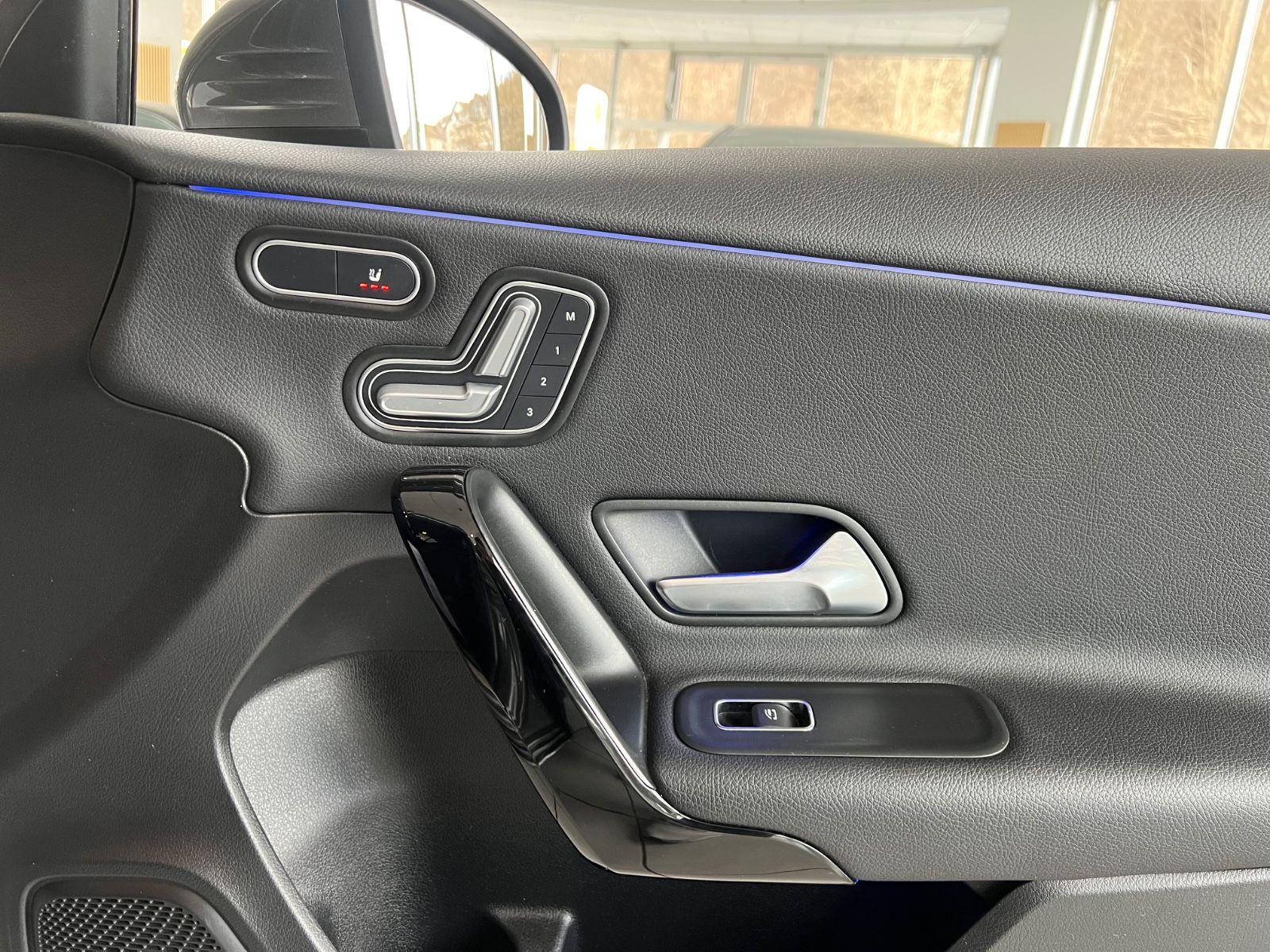 Fahrzeugabbildung Mercedes-Benz A 250 *AMBIENTE-BELEUCHTUNG*MEMORY-SITZE*