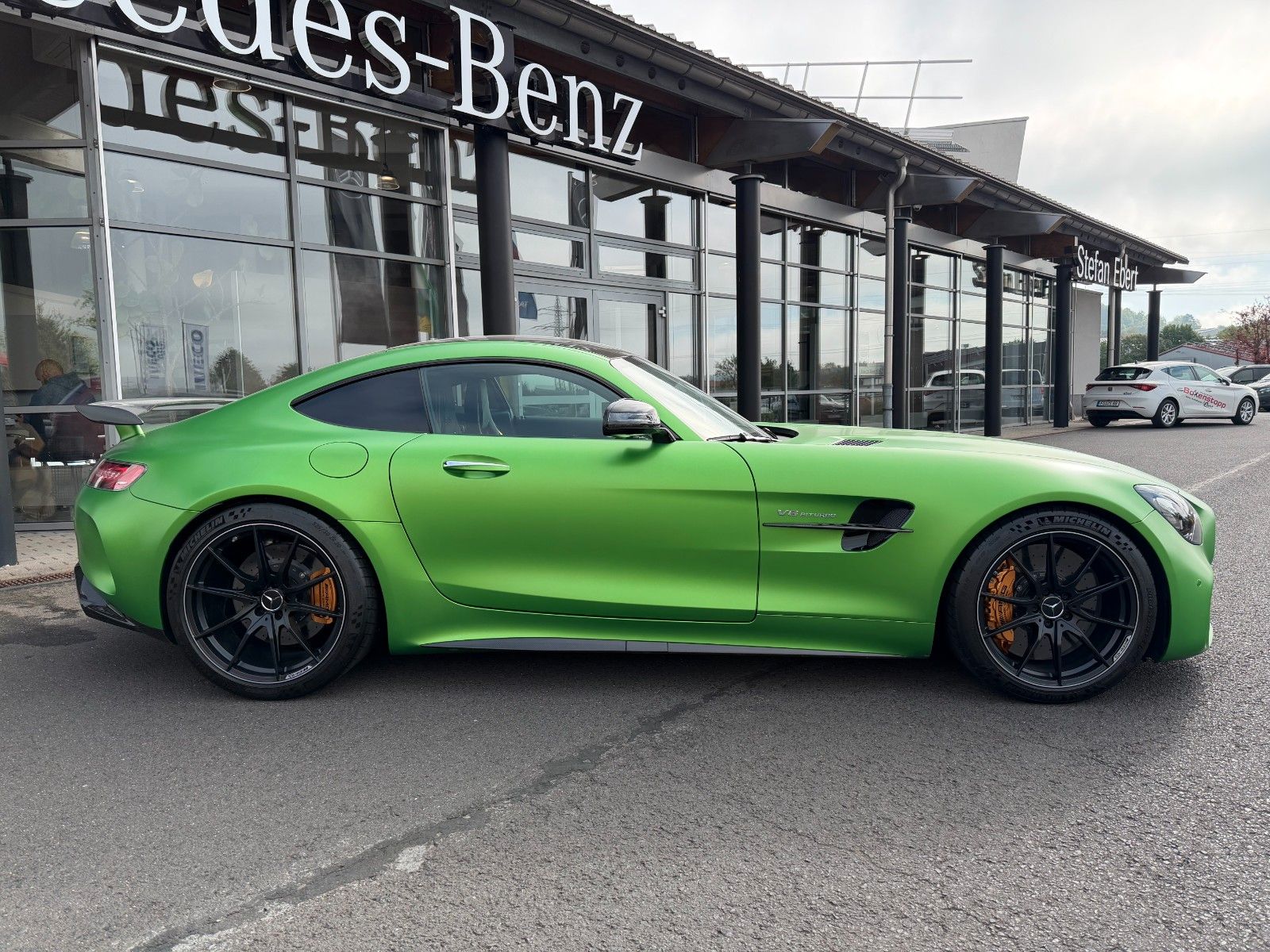 Fahrzeugabbildung Mercedes-Benz AMG GT R Keramik+Carbon+Distr+Night+RFK