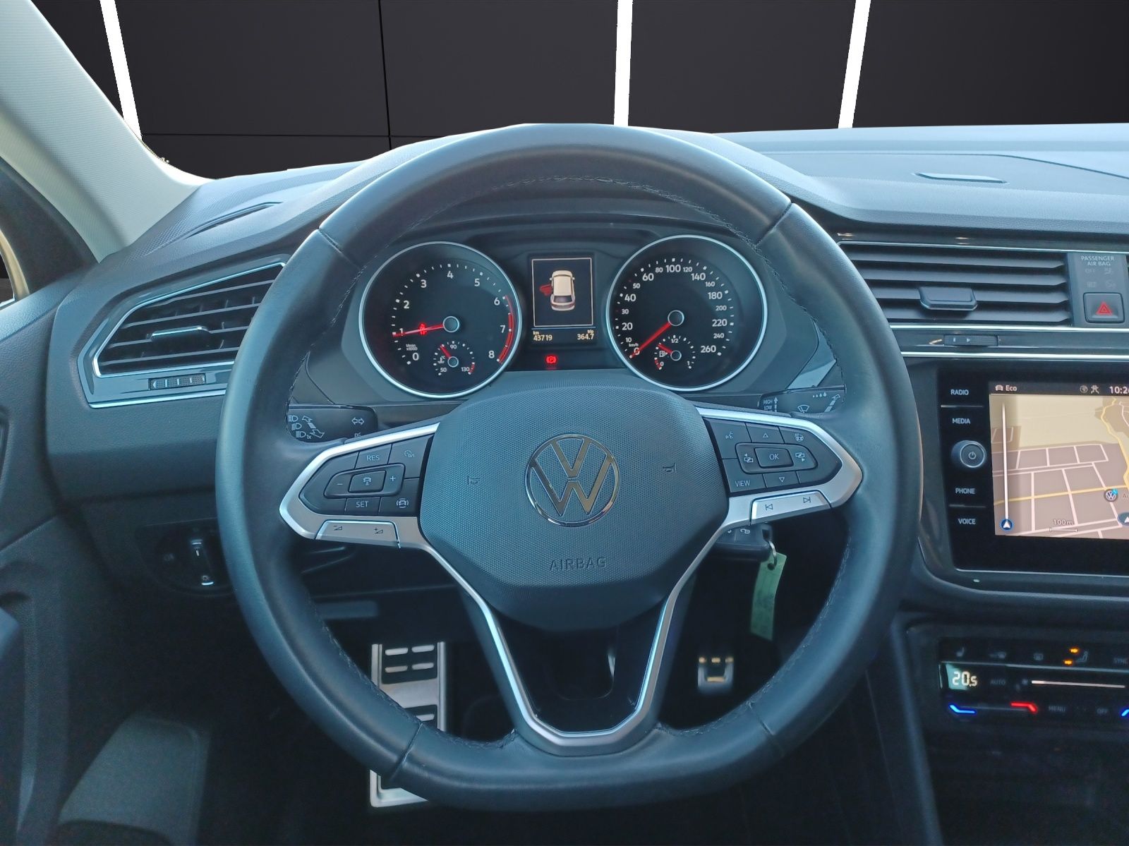 Fahrzeugabbildung Volkswagen Tiguan TSI United LED Navi ACC PDC SH LM