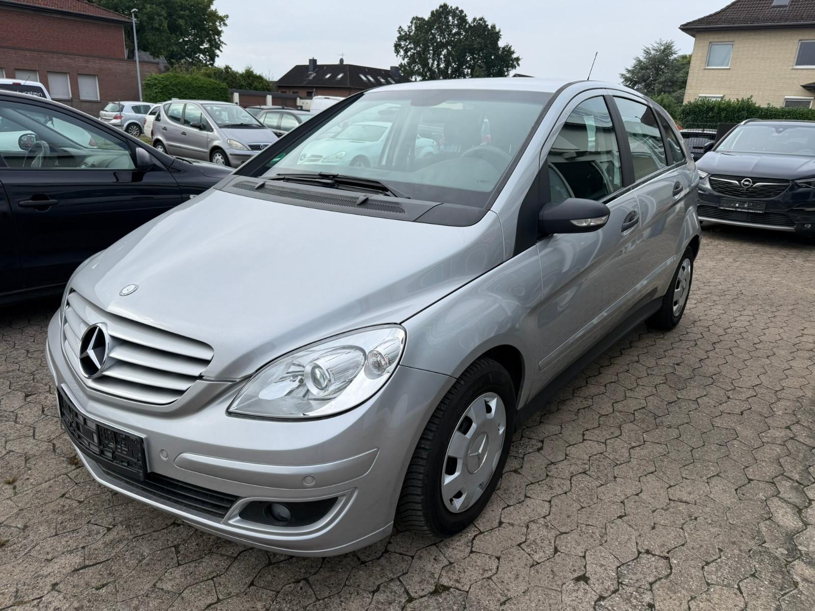 Mercedes-Benz B170 2006 — interior