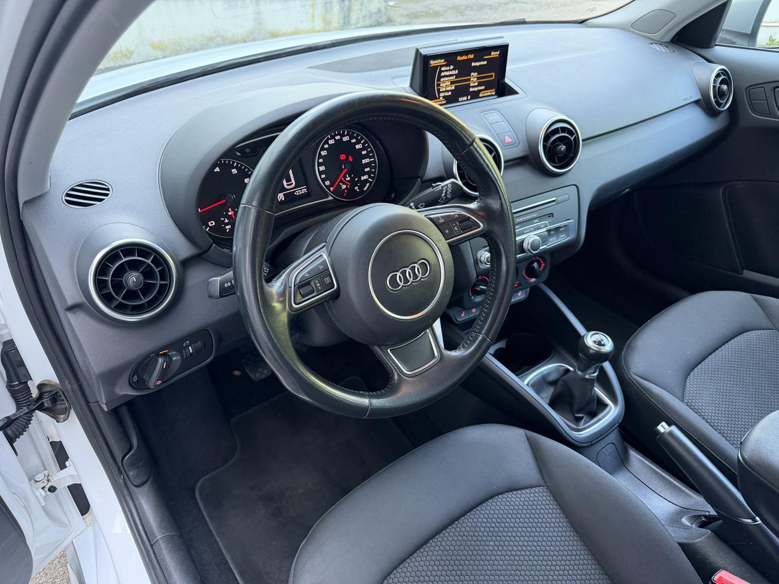 Audi A1 Sportback Ultra Xenon Sitzheizung Tempomat 