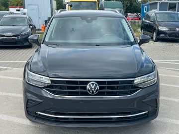 Volkswagen Tiguan - 11