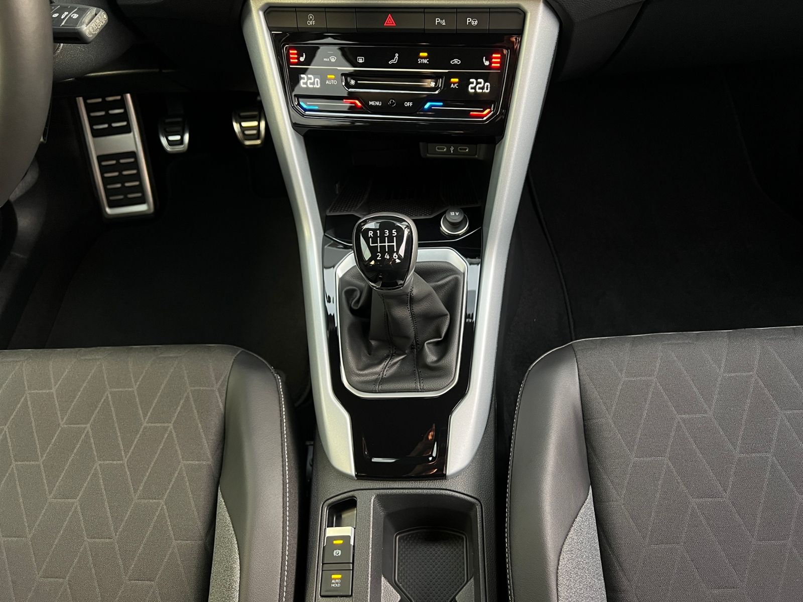 Fahrzeugabbildung Volkswagen T-Roc GOAL 1.0 TSI *Plus-Paket, LED, ACC, Navi,