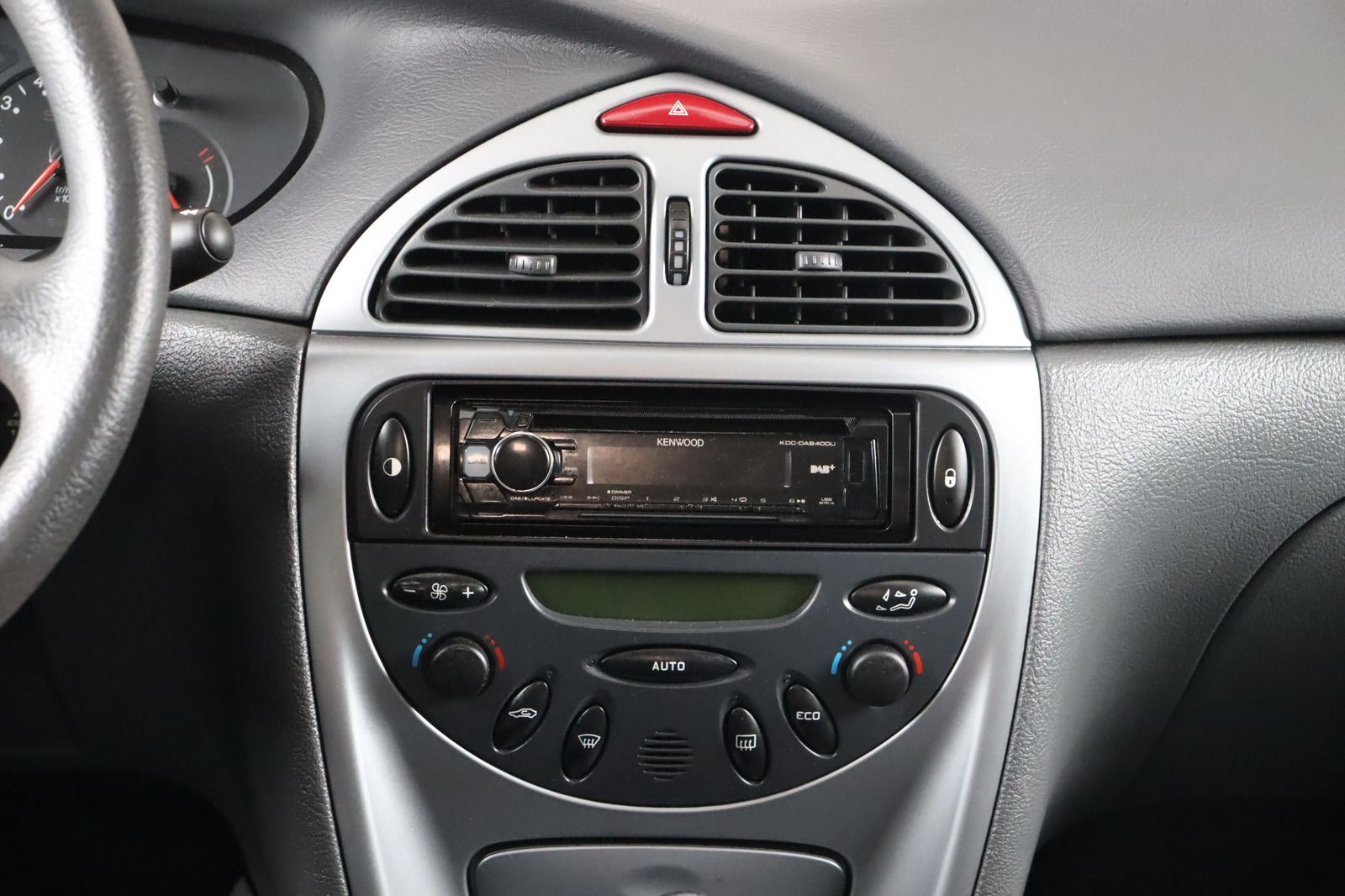 Fahrzeugabbildung Citroën C5 2.0 16V * Klimaautom. * PDC