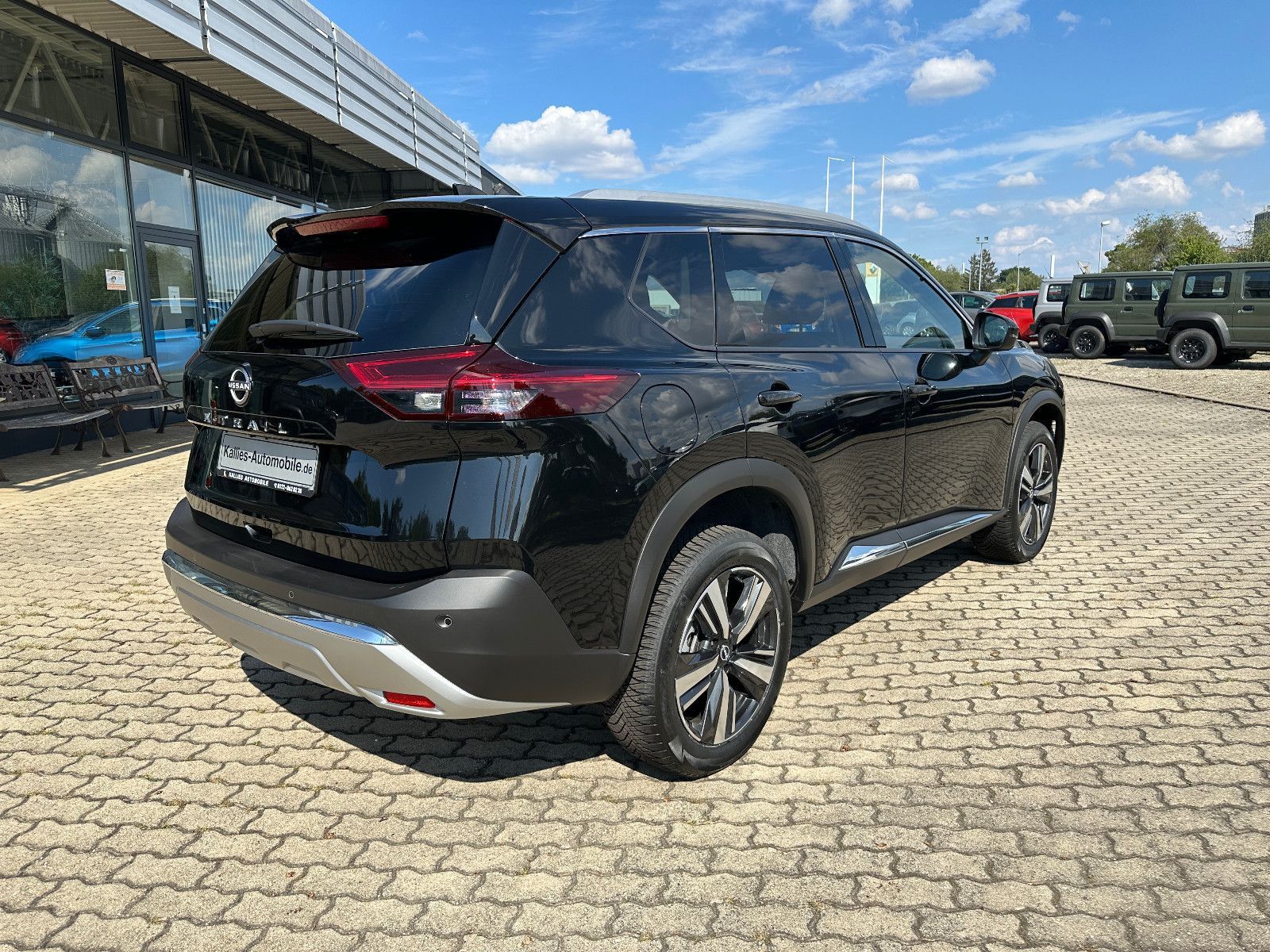 Fahrzeugabbildung Nissan X-Trail 1.5 VC-T Tekna NAVI+ProP+HUD+360+SH+AHK