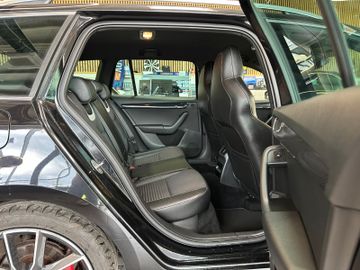 Skoda Octavia Combi RS *BiXenon*Navi*AHK*