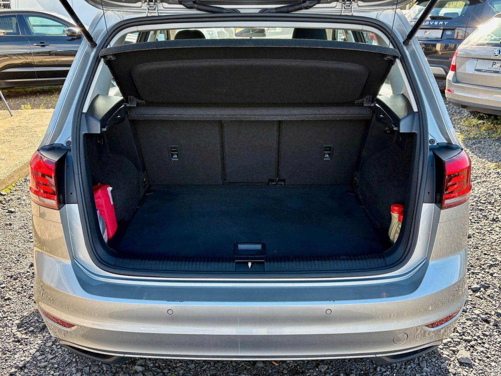 Fahrzeugabbildung Volkswagen Golf Sportsvan VII 1.5 TSI DSG Klima PDC 2.HAND