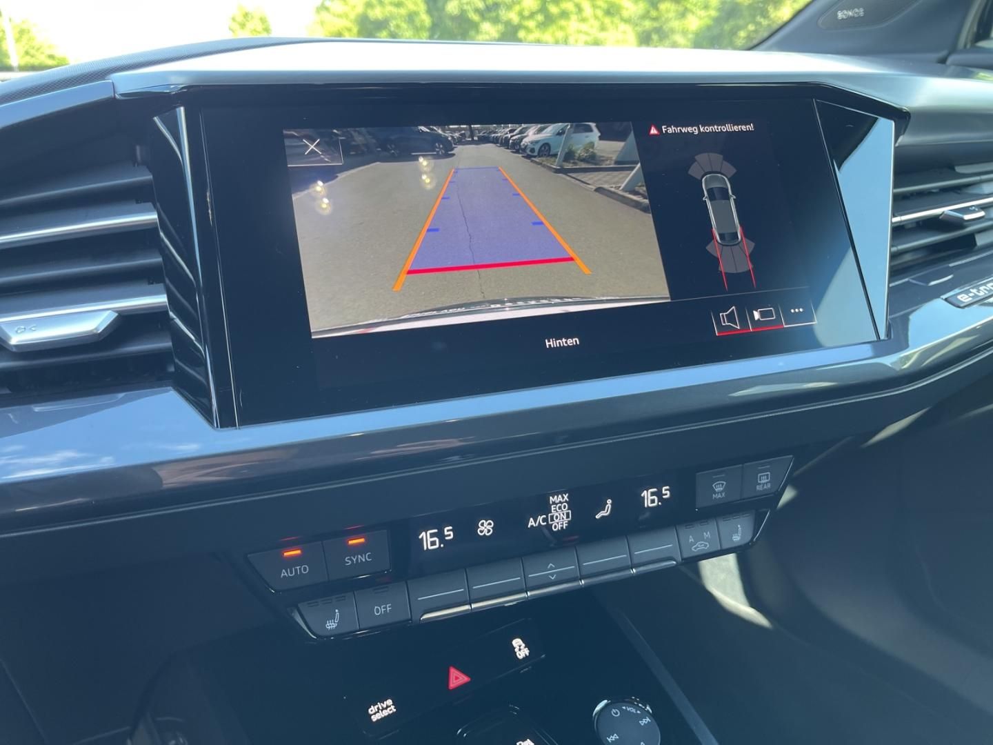 Fahrzeugabbildung Audi Q4 Sportback e-tron 50 S-Line Matrix 21" Sonos