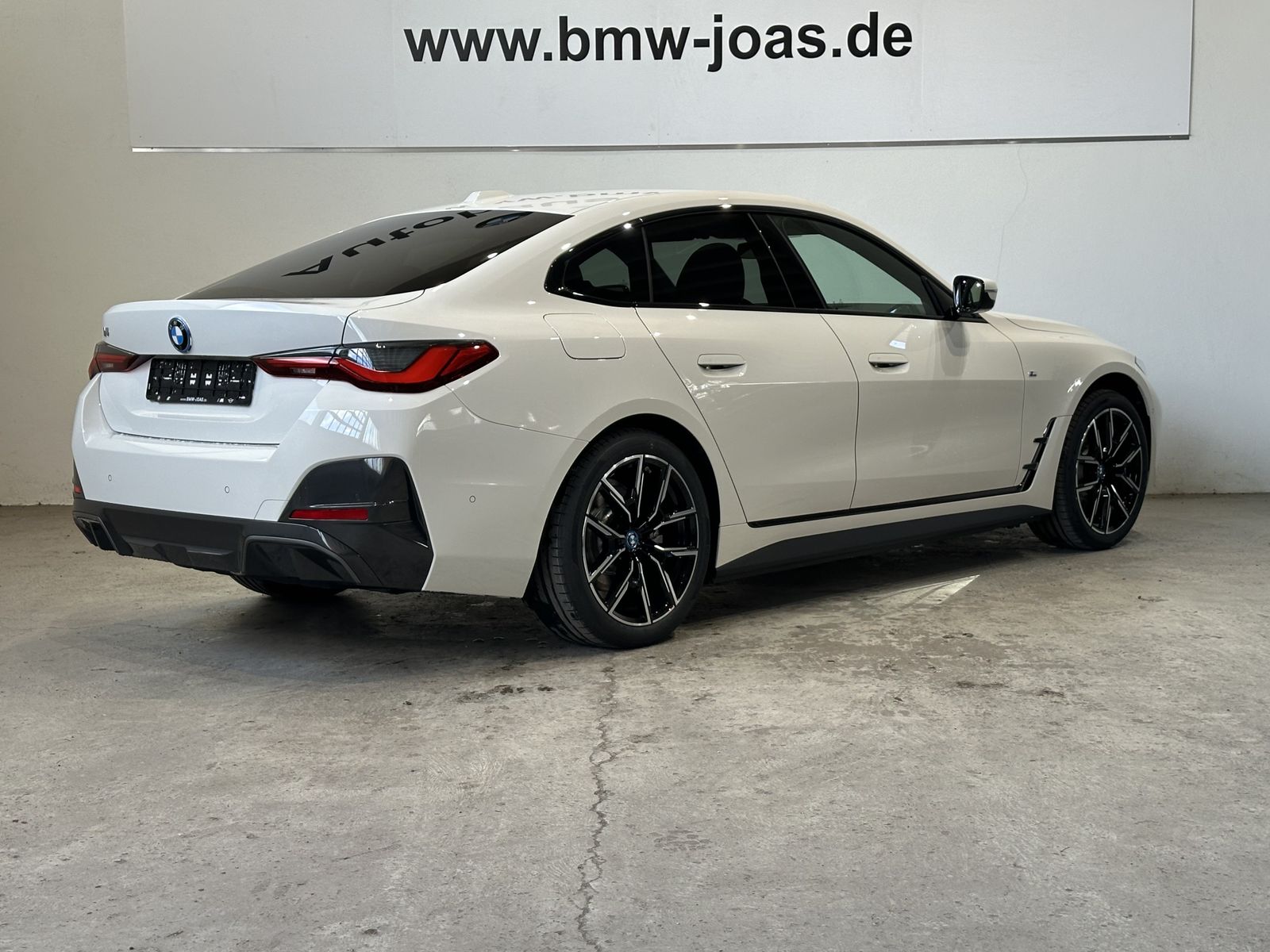 Fahrzeugabbildung BMW i4 eDrive35 M Sportpaket, Komfortzugang HiFi