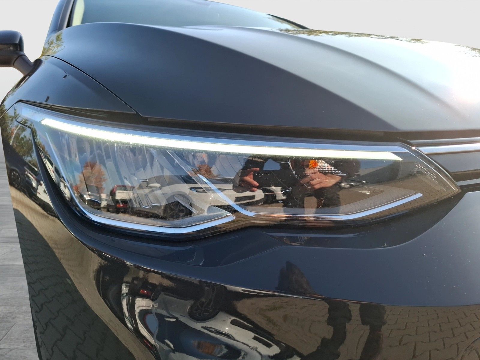 Fahrzeugabbildung Volkswagen Golf VIII Variant TDI Life DSG Standhzg LED Navi