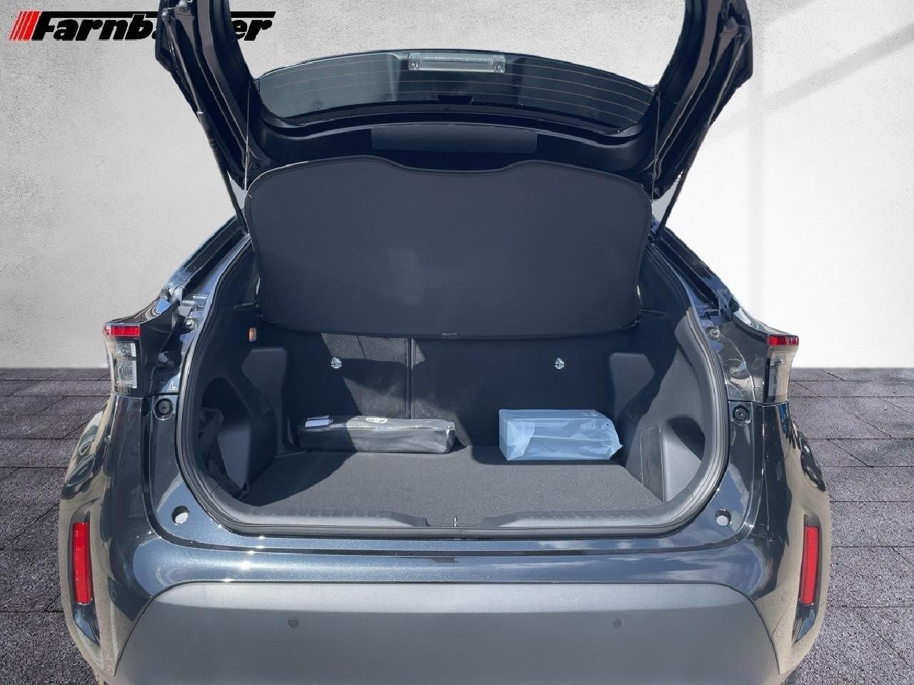 Fahrzeugabbildung Toyota Yaris Cross Hybrid 130PS Team D + Safety + Winte