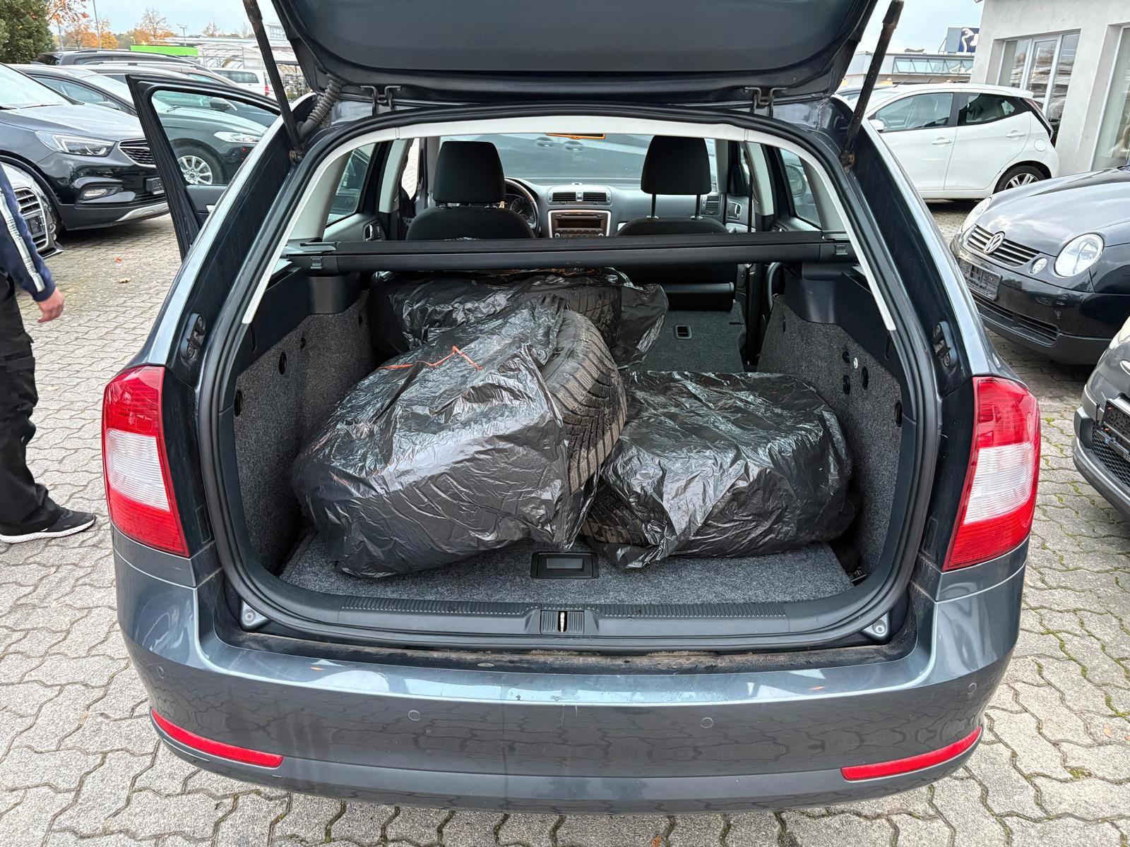 Skoda Octavia 2011 — photo 10