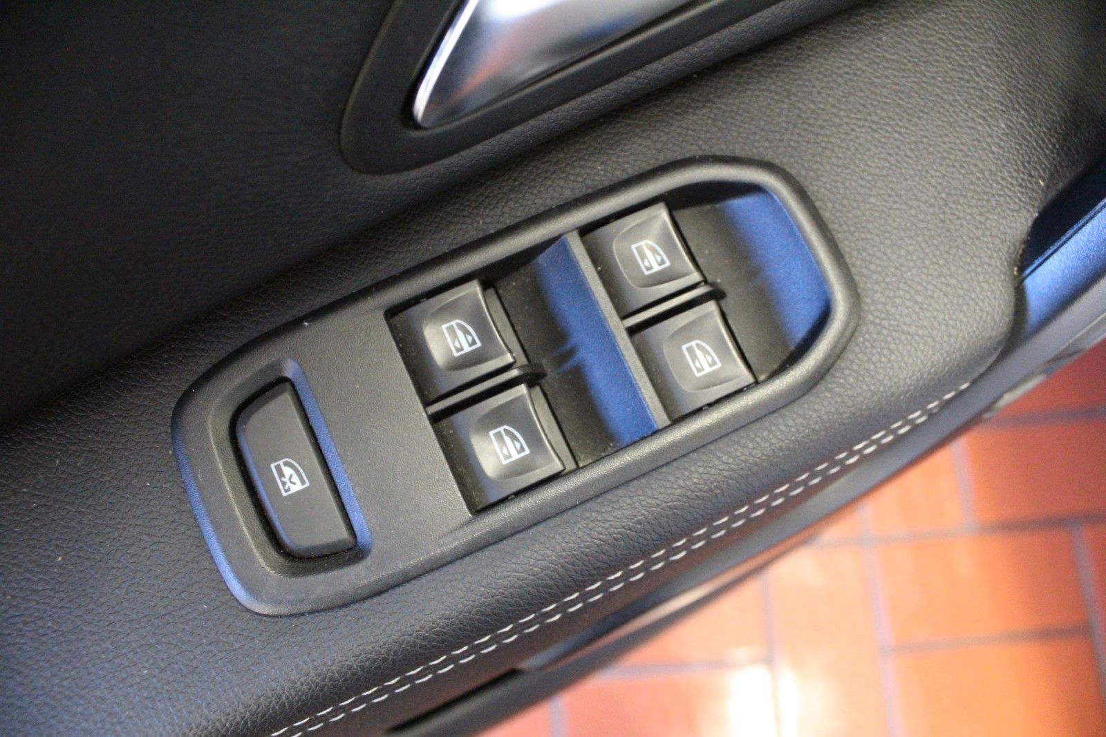 Fahrzeugabbildung Dacia Duster Sce 115 Prestige *Navigation *