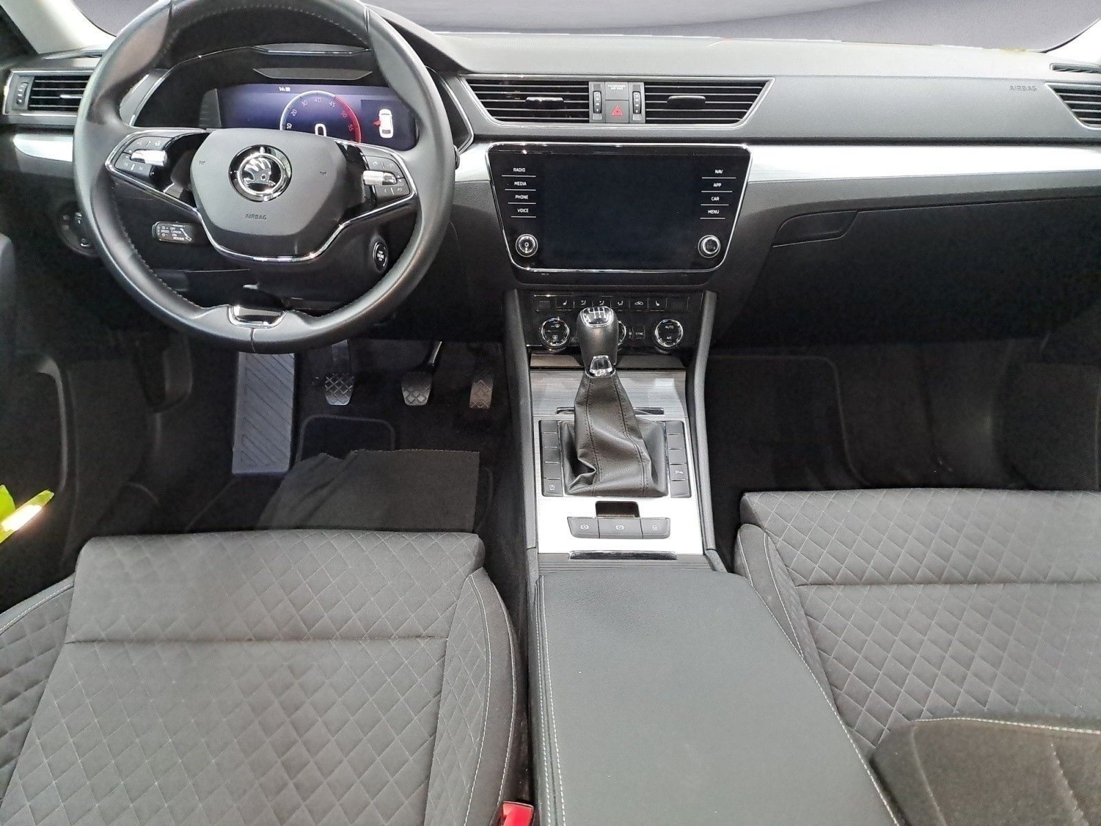 Skoda Superb - Bild 10