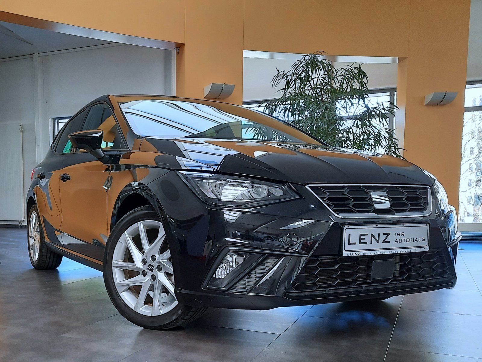 Fahrzeugabbildung SEAT Ibiza FR *LED*Einparkh.*Sitzhzg.*AppConnect*