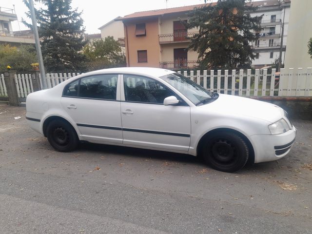 Skoda Superb 1.9 TDI/130CV Classic