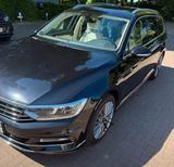 Volkswagen Hiermit verkaufe ich mein Passat R-line paket - VW Passat Gebrauchtwagen in Lübeck