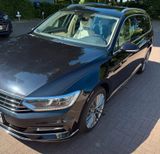 Volkswagen Hiermit verkaufe ich mein Passat R-line paket - Volkswagen Passat in Lübeck