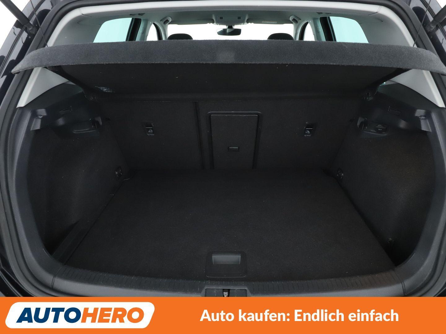 Volkswagen Golf VII 1.5 TSI ACT Sound*ACC*PDC*SHZ*