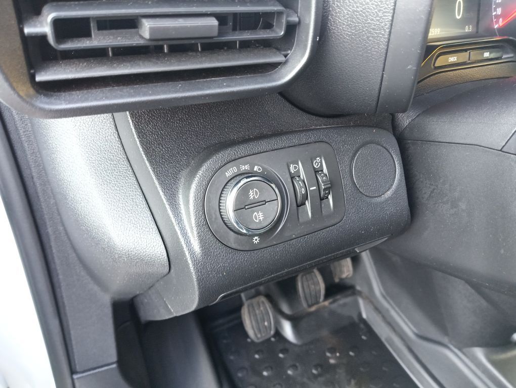 Fahrzeugabbildung Opel Combo Cargo XL 1.5D Edition+Navi+Klima+Sitzh