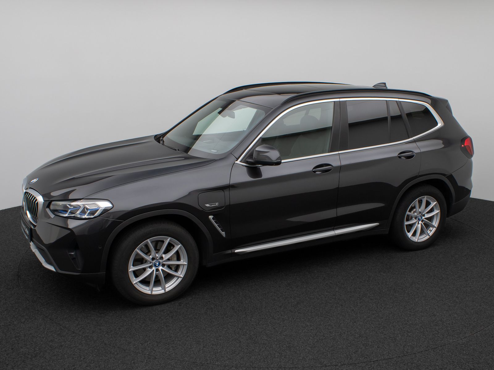 Fahrzeugabbildung BMW X3 xD30e Panorama Laser 360°HUD DAB HiFi Sport