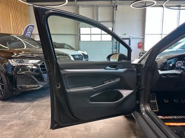 MYAUTOCENTER – Gebraucht- und Jahreswagen mit Werkstattservice in Pfaffenhofen Volkswagen Golf VIII *Keyless*Totwinkel*ACC*PDC*LED*VOLL