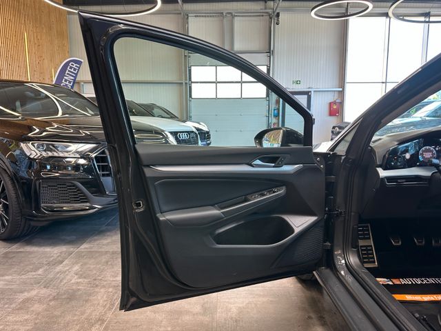 MYAUTOCENTER – Gebraucht- und Jahreswagen mit Werkstattservice in Pfaffenhofen Volkswagen Golf VIII *Keyless*Totwinkel*ACC*PDC*LED*VOLL