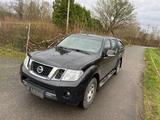 Nissan Navara 2.5 4WD Doppelkabine mit Har... - gebrauchte Nissan Navara aus dem Jahr 2010