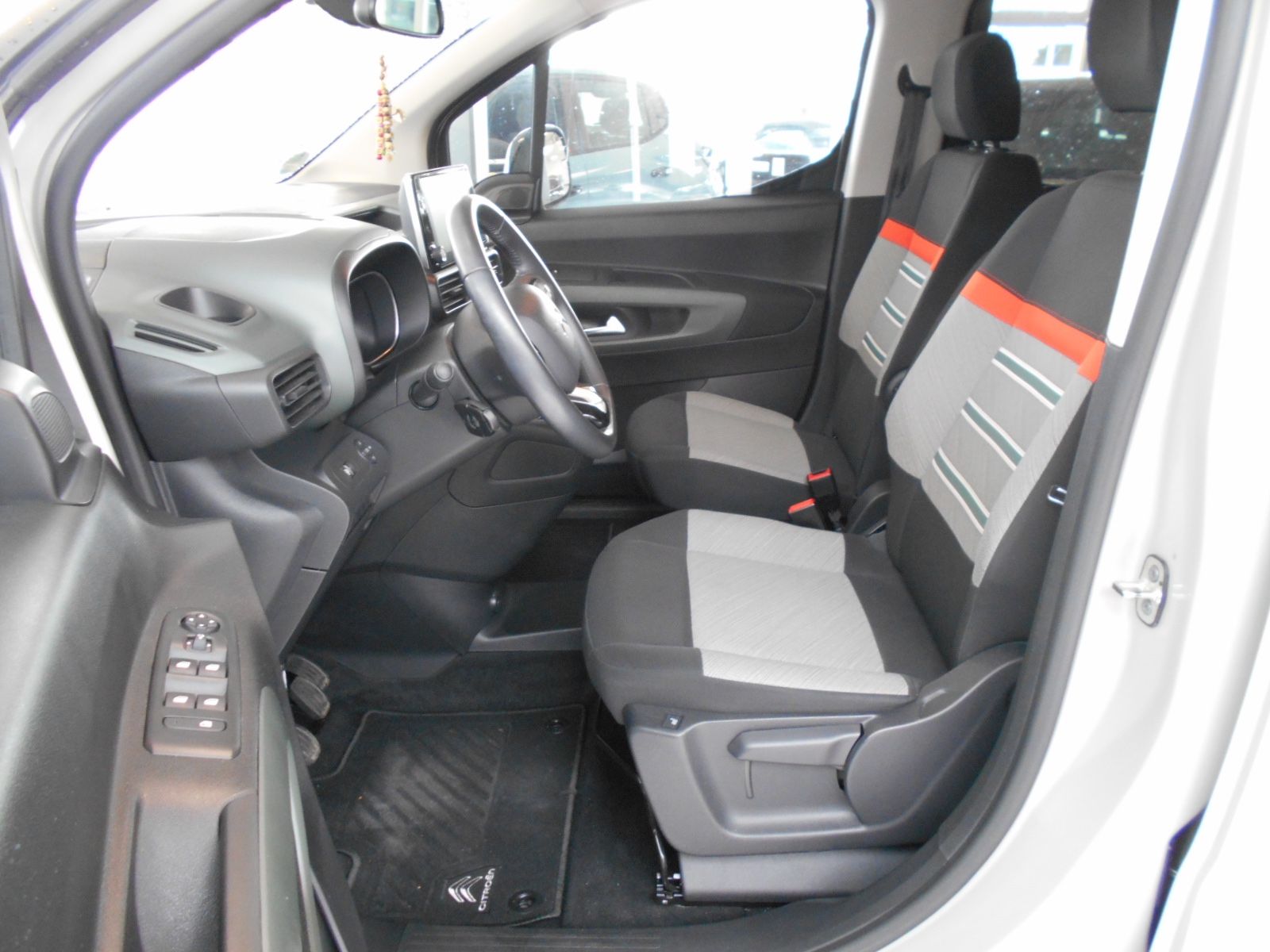 Fahrzeugabbildung Citroën Berlingo Shine M