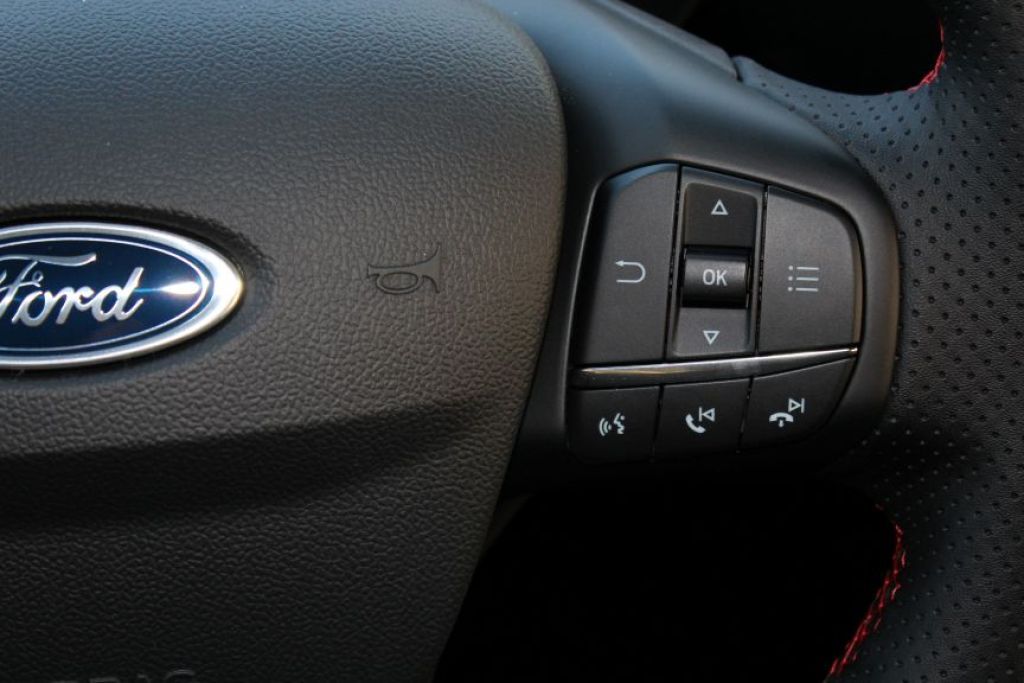 Fahrzeugabbildung Ford Focus Turnier ST-LINE