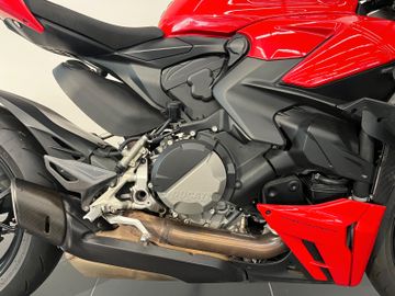 Ducati Streetfighter V2