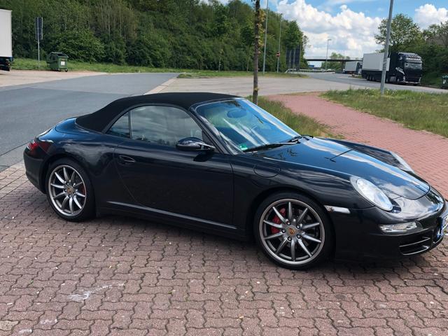 Porsche 997 Carrera 4S Cabriolet fasst Vollausstattung