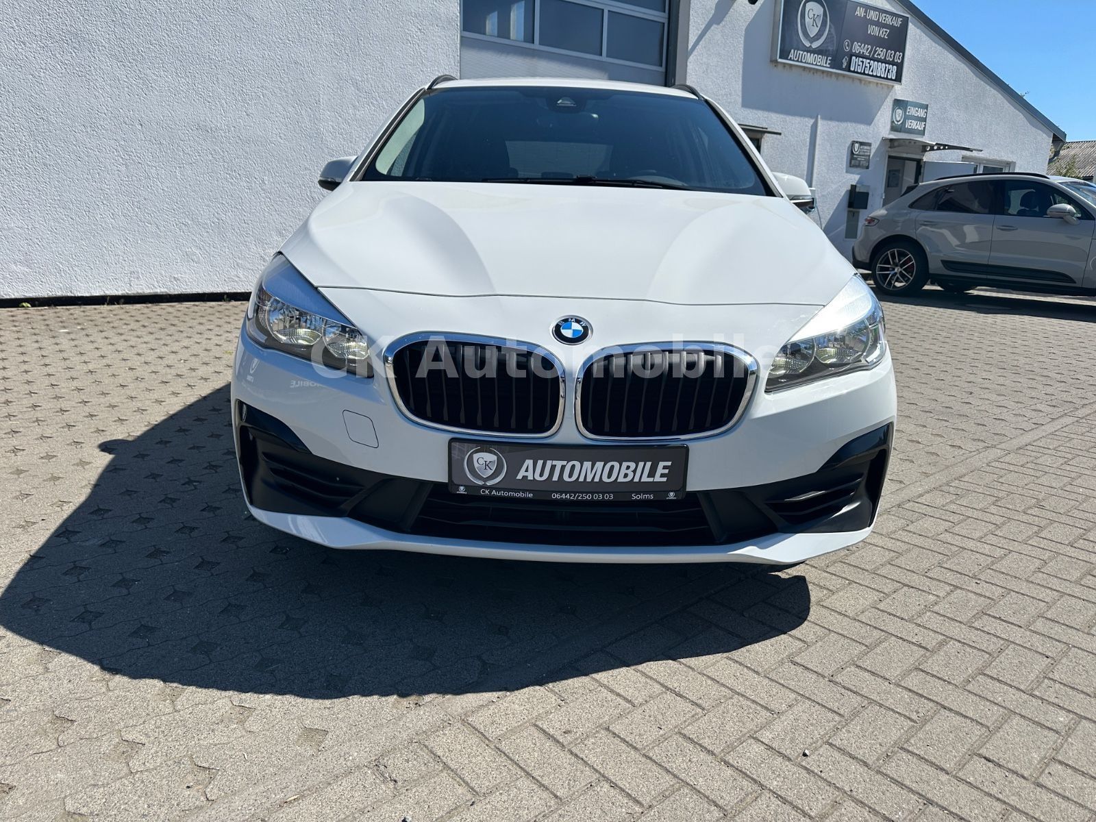 Fahrzeugabbildung BMW 218i Active Tourer Advantage Automatik/Navi/AHK