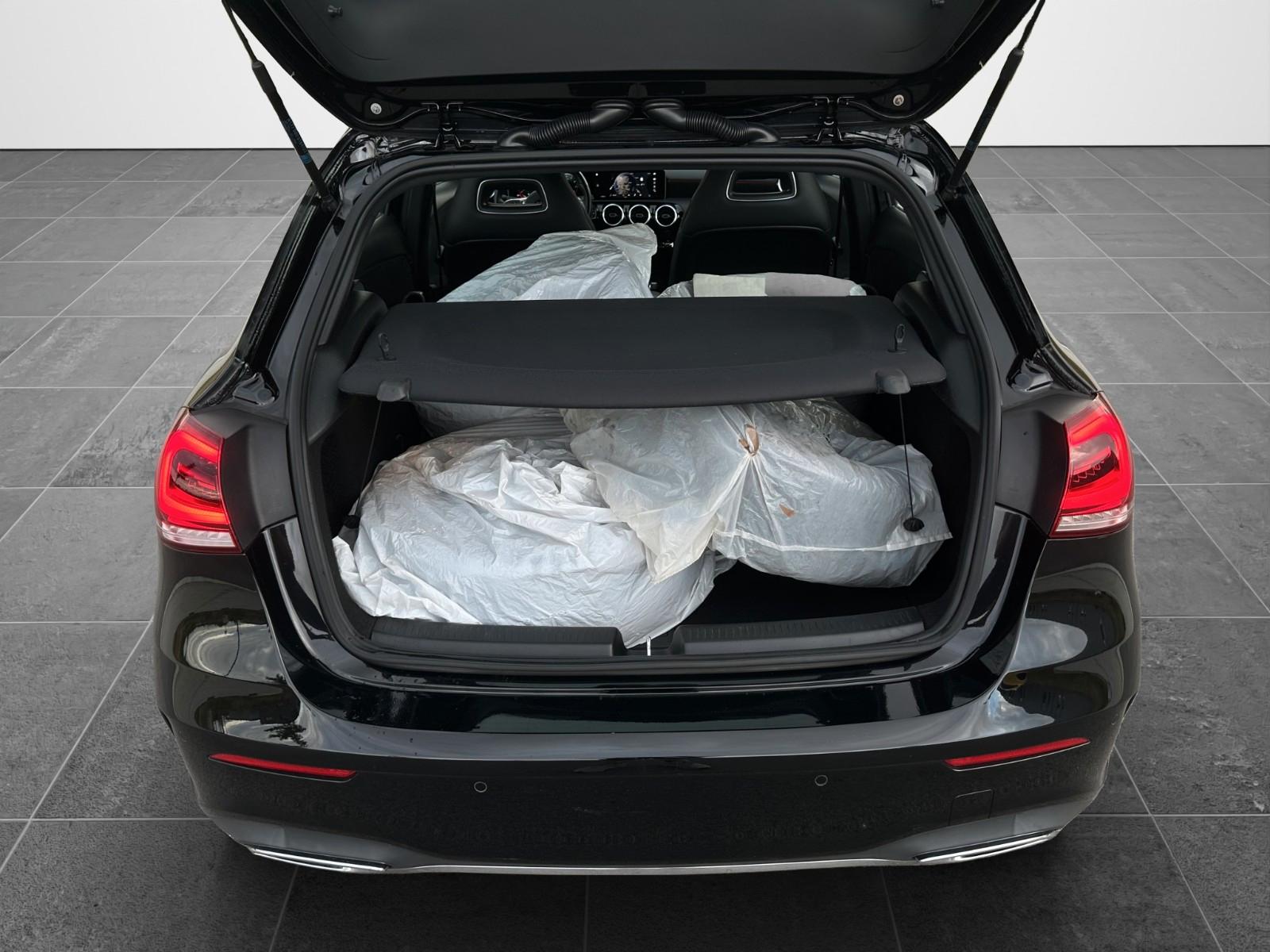 Mercedes-Benz A 250 AMG-Line GARANTIE/APPLE-CAR-PLAY/SPUR/LED