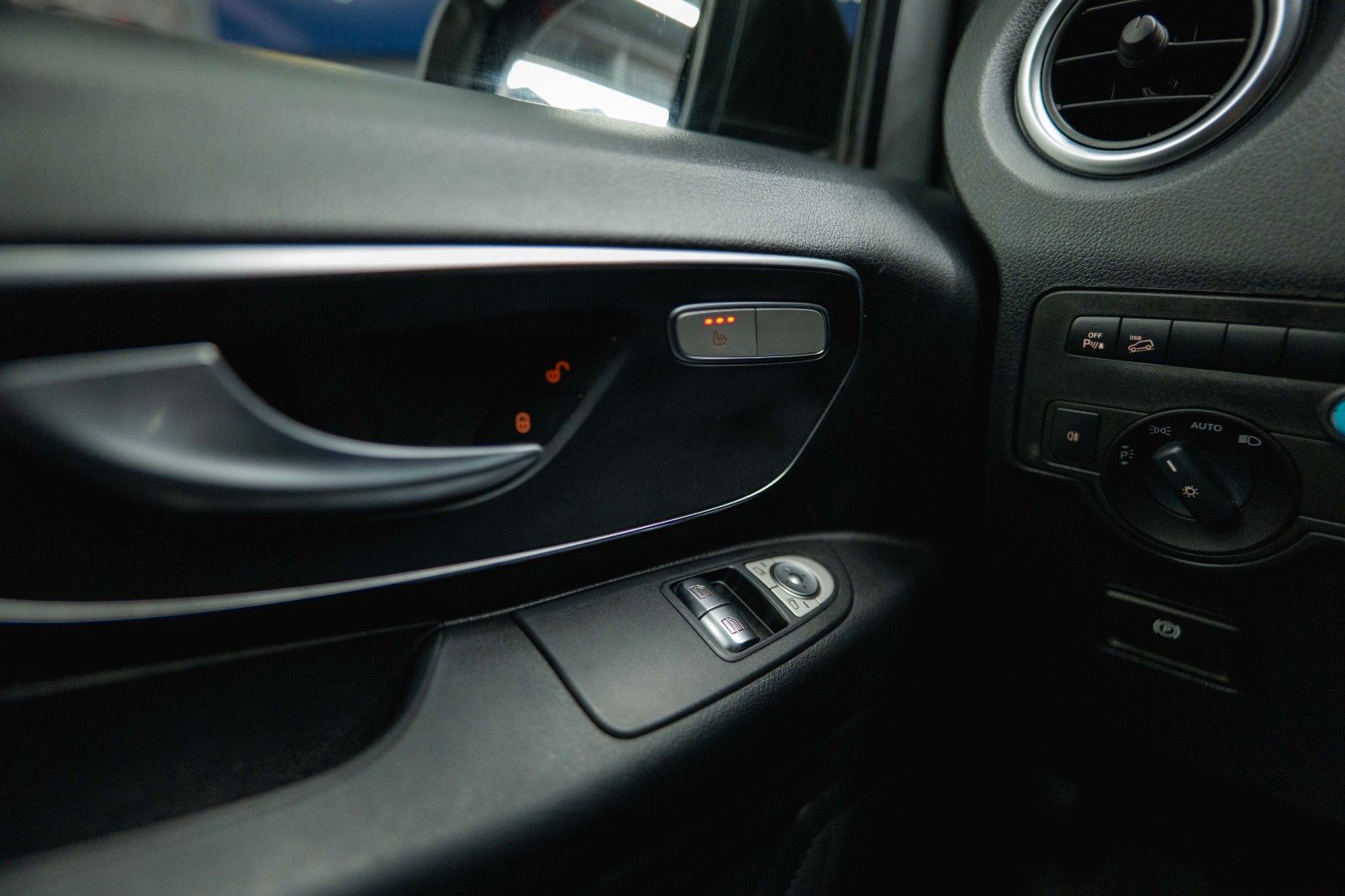 Fahrzeugabbildung Mercedes-Benz Vito Mixto 119 CDI 4MATIC kompakt *LED*Kamera*