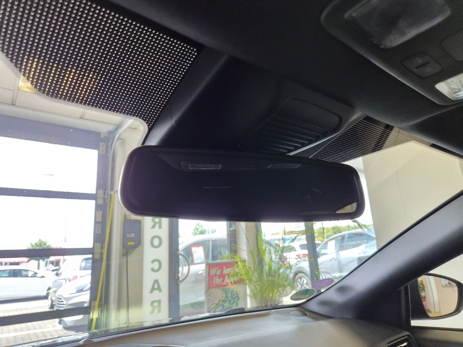 Fahrzeugabbildung Ford Focus Lim. ST-Line / NAVI / KAMERA /1. Hand