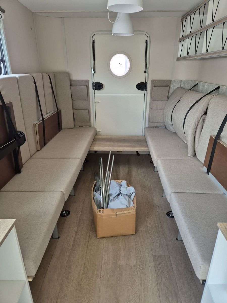 Fahrzeugabbildung Hobby Beachy 450 Sonnensegel,Porta Potti, Auflastung
