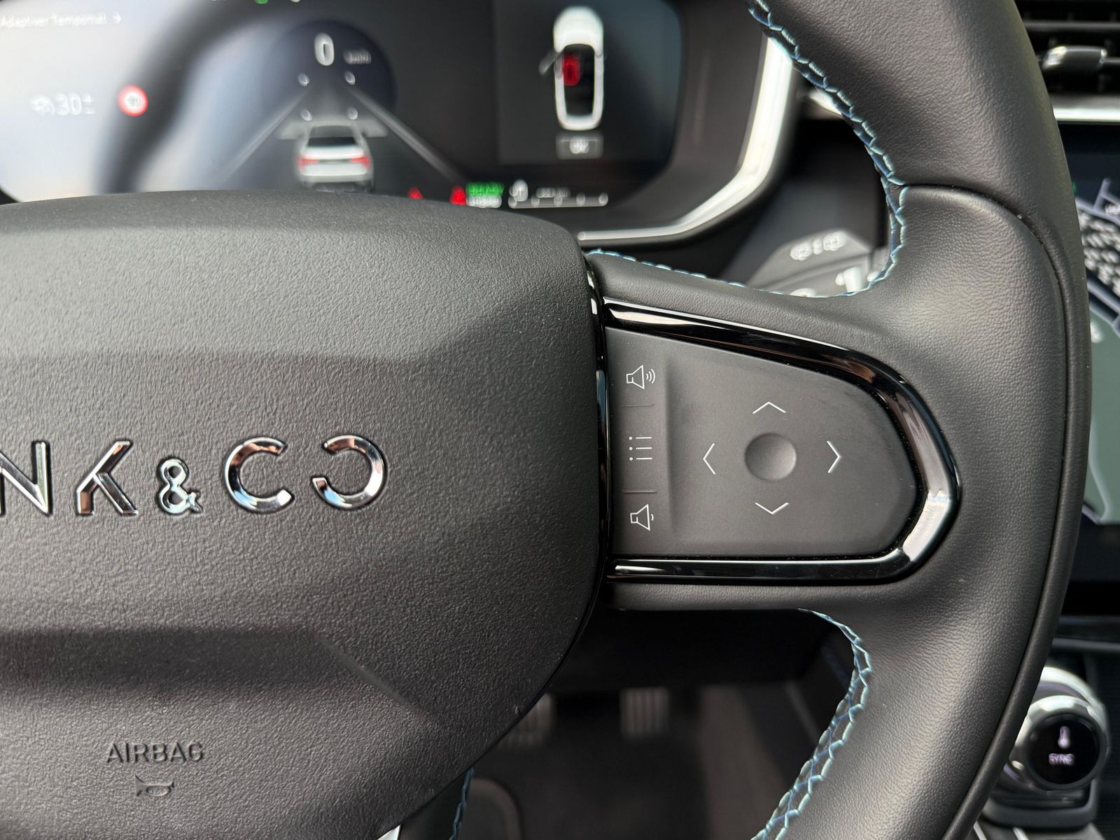 Fahrzeugabbildung Lynk&Co 01 1.5 T Aut PHEV PANO+LED+NAVI+ACC+MEMO+SHZ+360