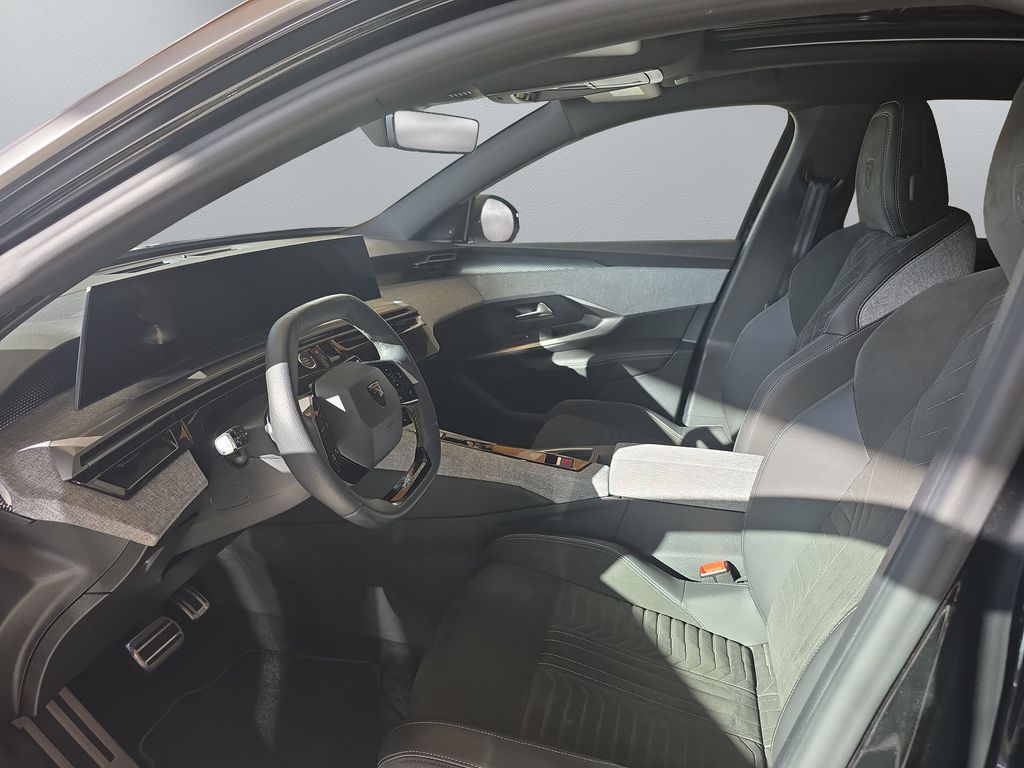 Peugeot 3008 Hybrid 145 GT – Bild 11 von 16