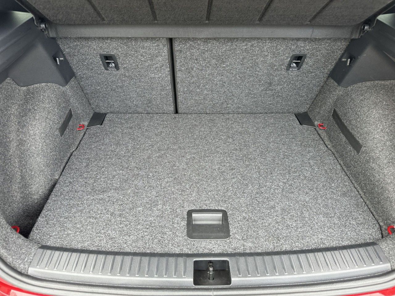 Fahrzeugabbildung SEAT Arona FR 1.5TSI 150PS DSG-AHK*Kessy*18Zoll - mit KI generiert/bearbeitet