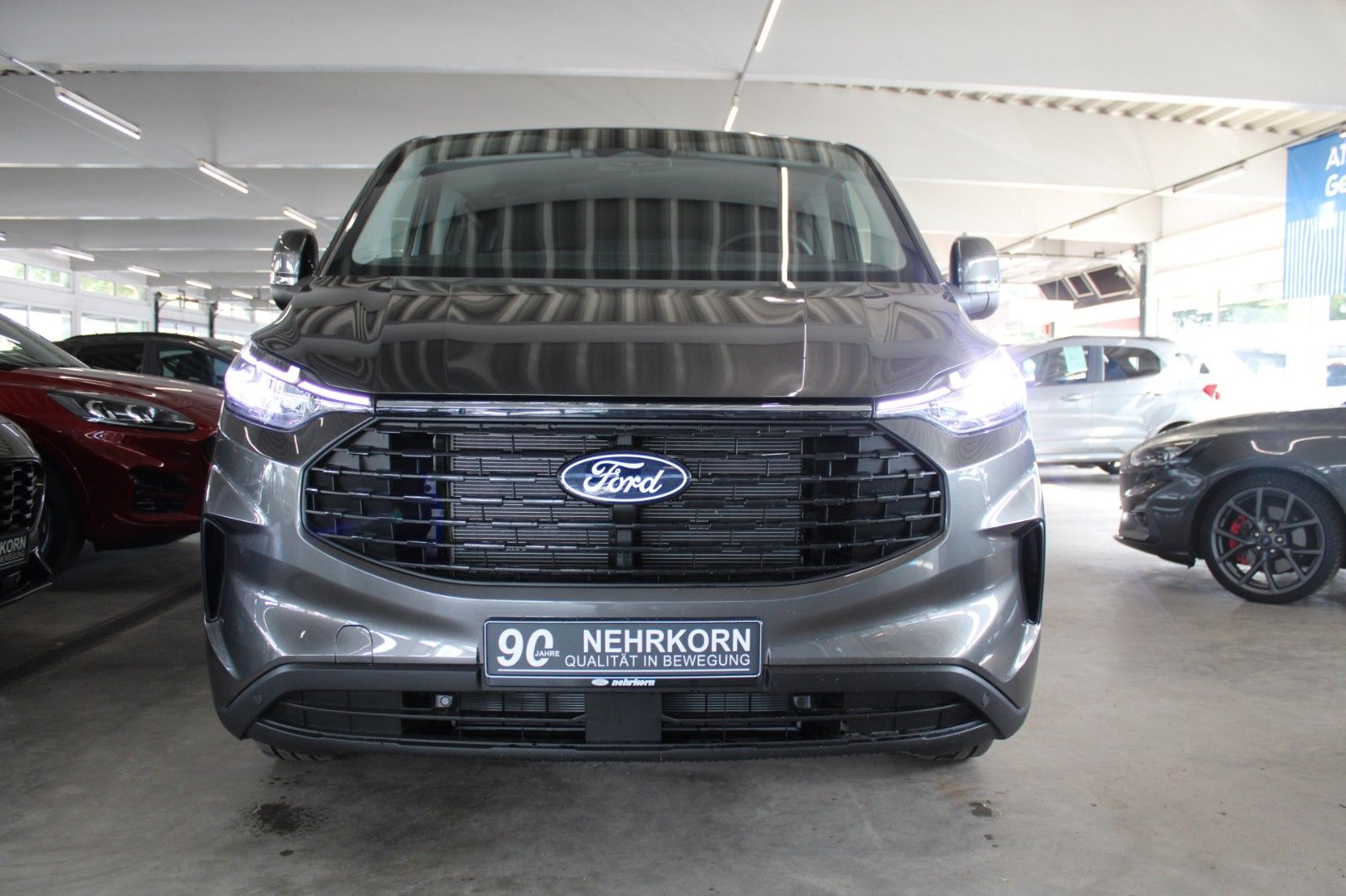 Fahrzeugabbildung Ford Tourneo Custom L1 TREND 8-Sitze LED NAVI CAM uvm
